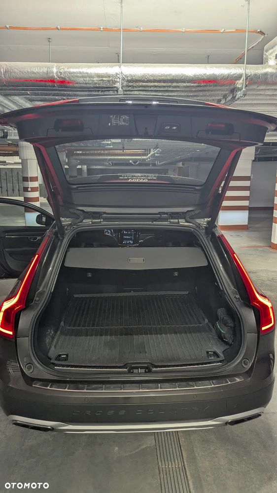Volvo V90 Cross Country D5 AWD Pro - 6