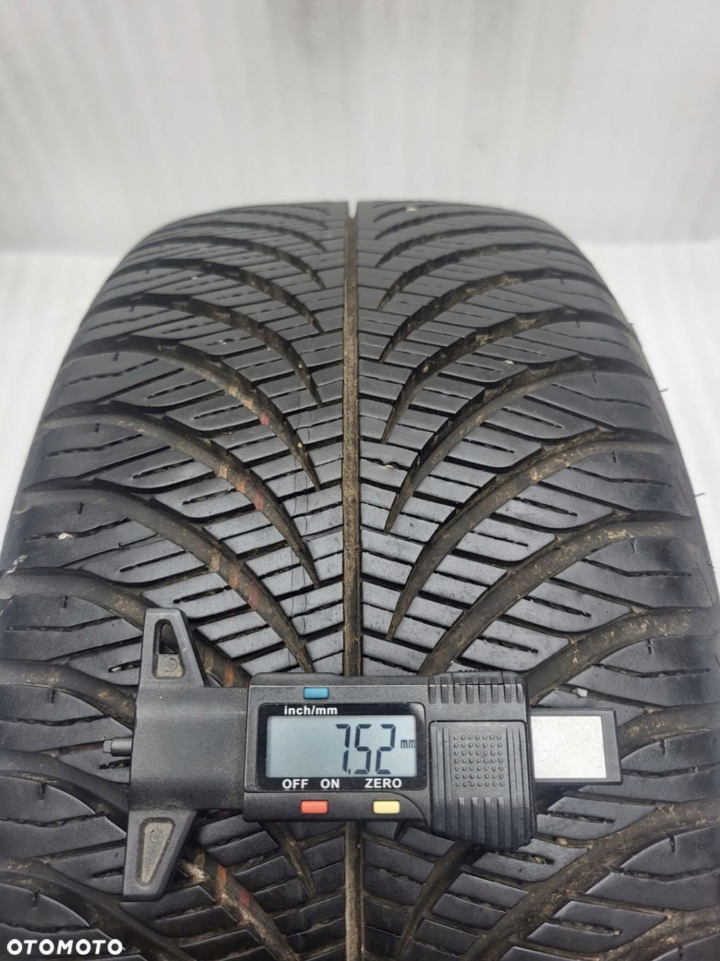 Opona całoroczna Goodyear Vector 4Seasons G2 195/50R15 82H - 6