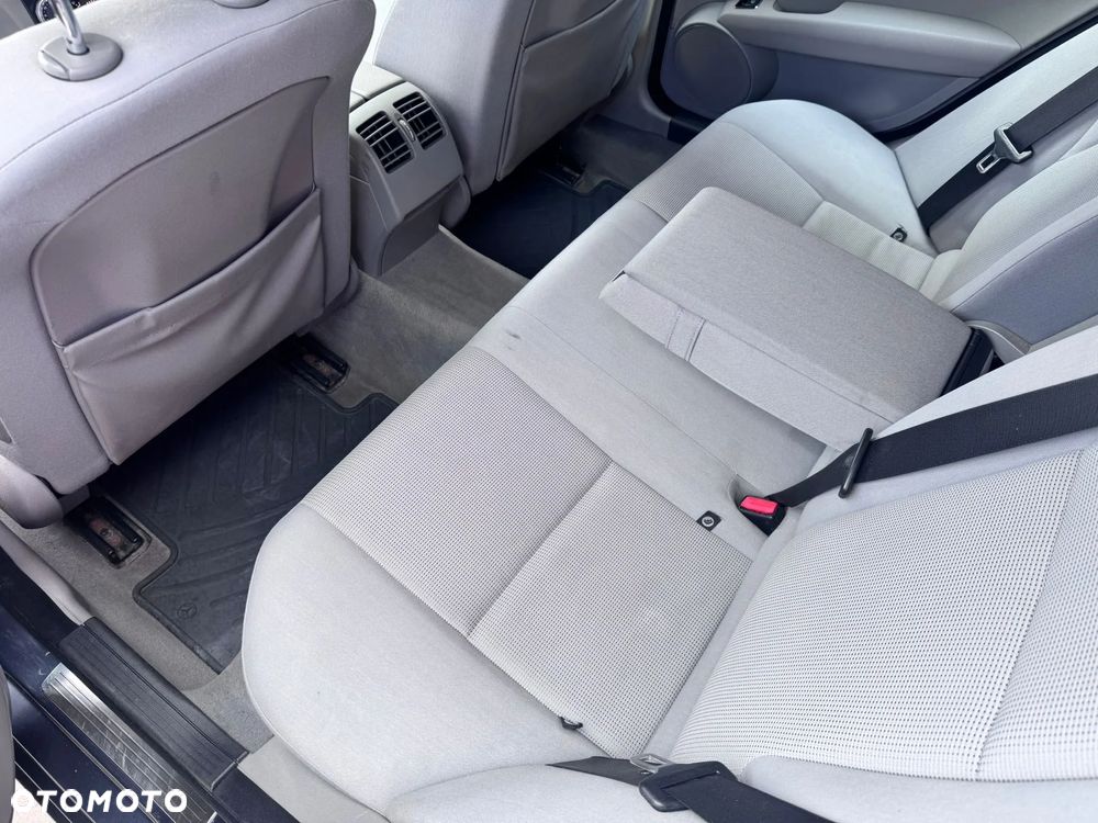 Mercedes-Benz Klasa C 180 Kompressor - 16