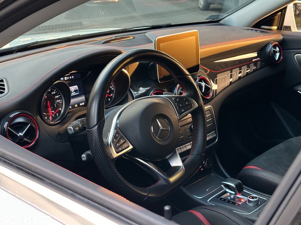 Mercedes-Benz CLA - 27