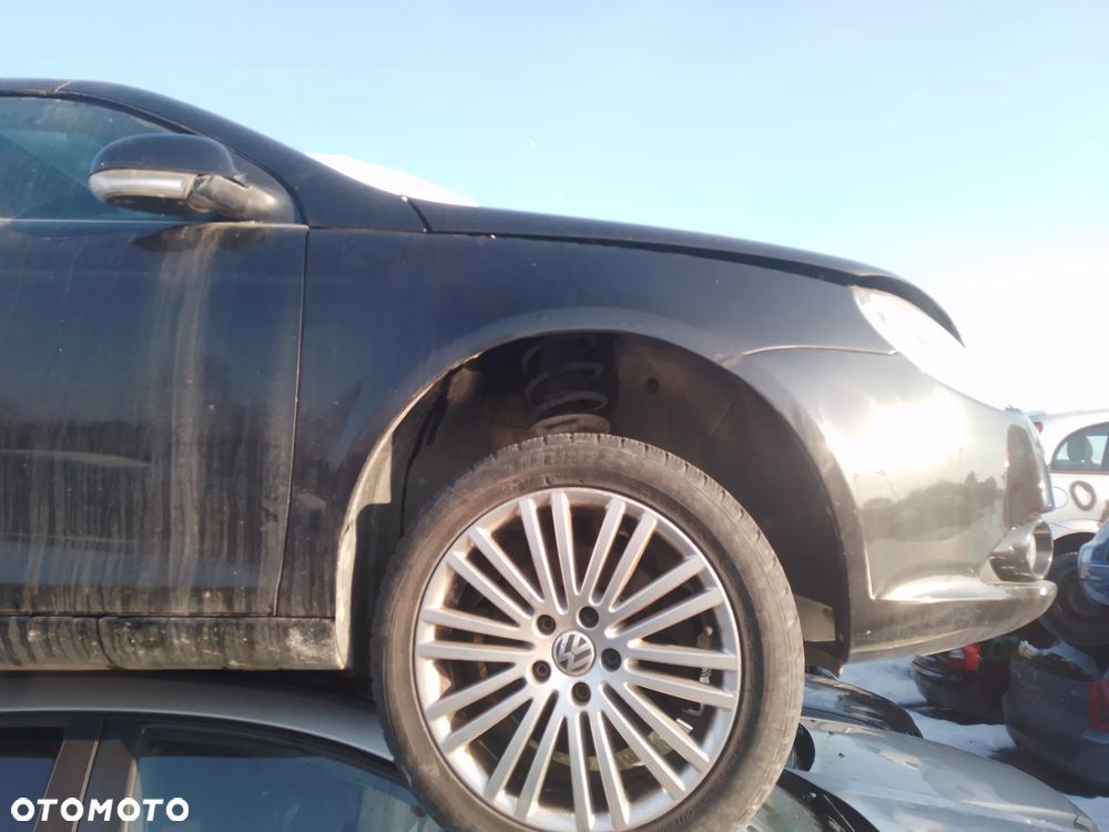 VW EOS 2.0 FSI 05-10 -  LAMPA PODSUFITKI OŚWIETLENIE KABINY - 13