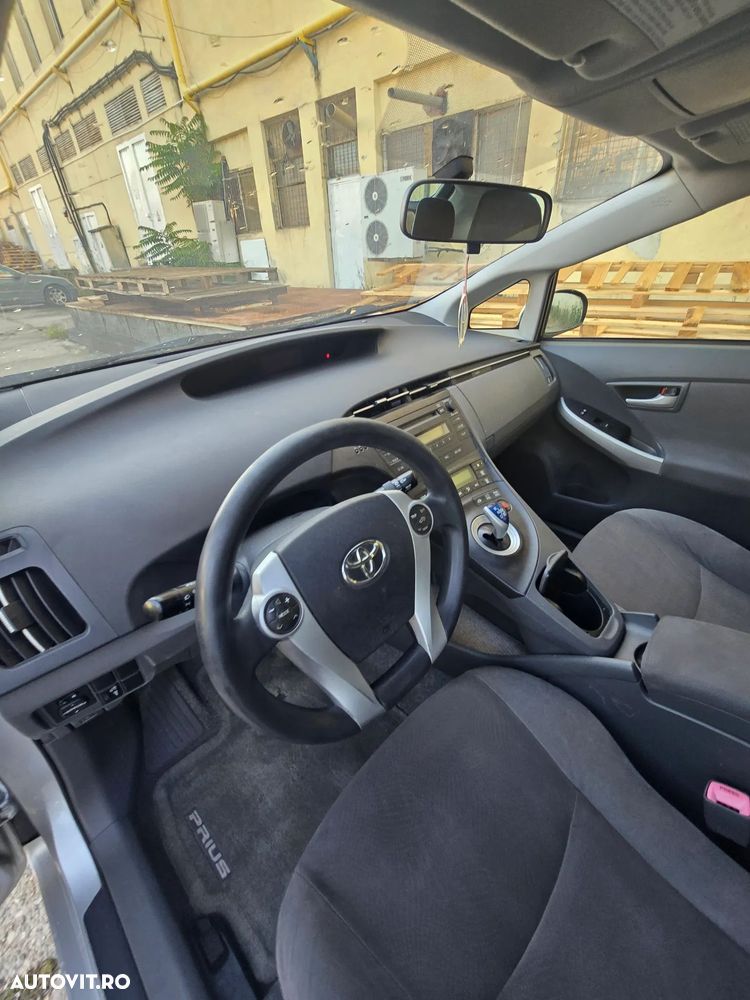 Toyota Prius (Hybrid) Luna - 15