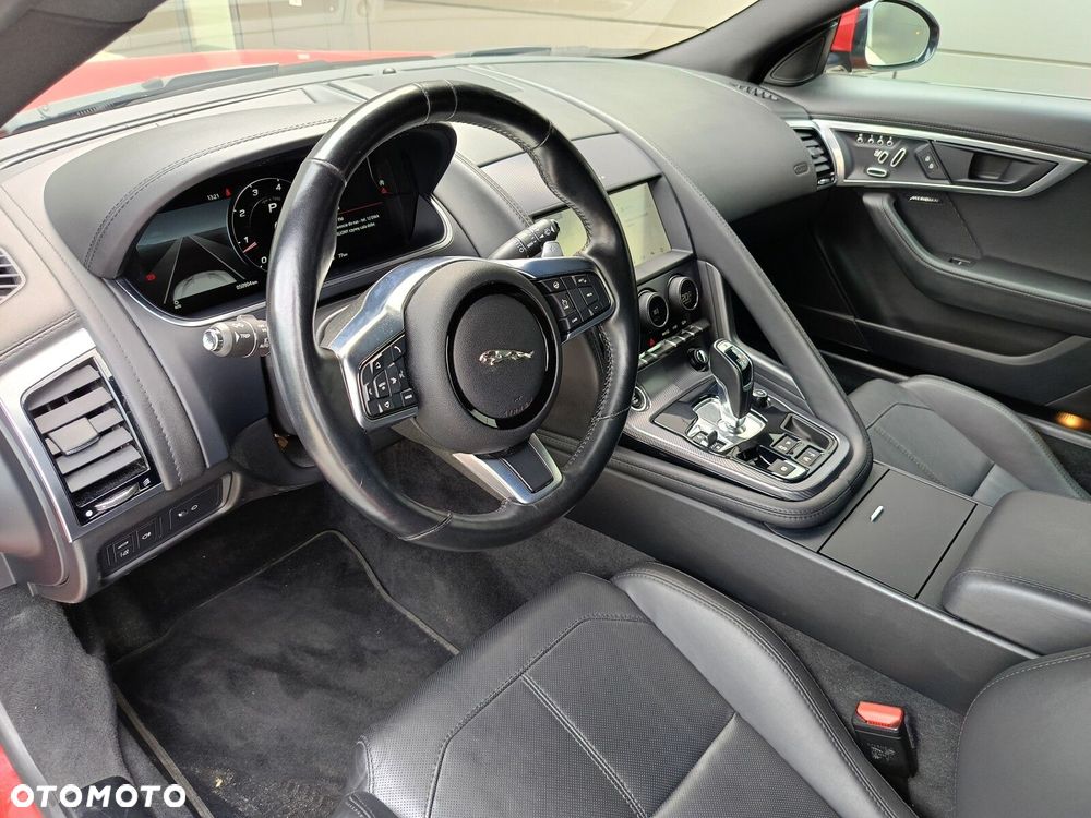 Jaguar F-Type - 16