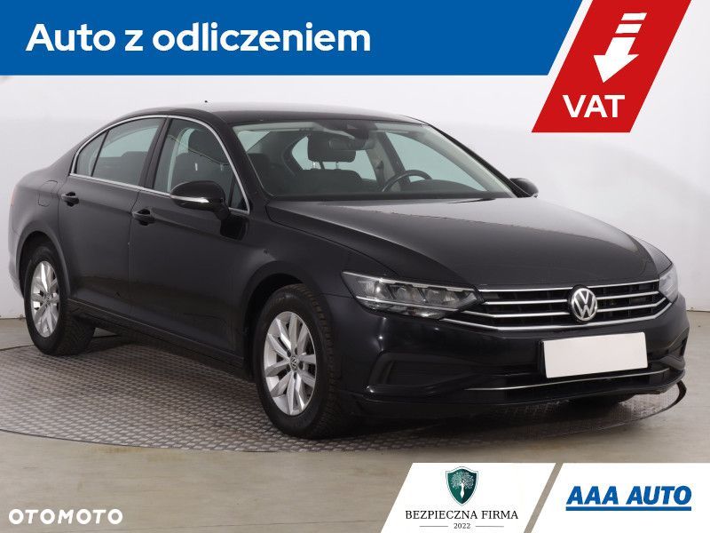 Volkswagen Passat - 2