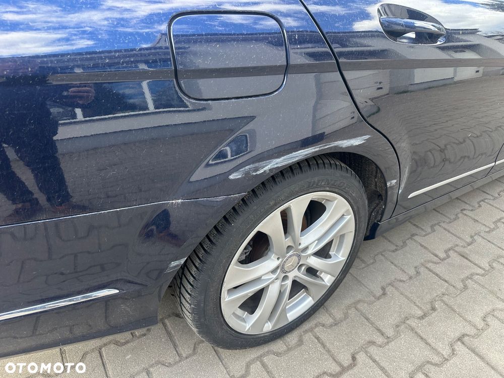 Mercedes-Benz Klasa C 180 CGI Automatik BlueEFFICIENCY Avantgarde - 37