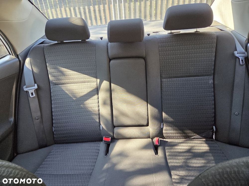 Toyota Corolla - 5