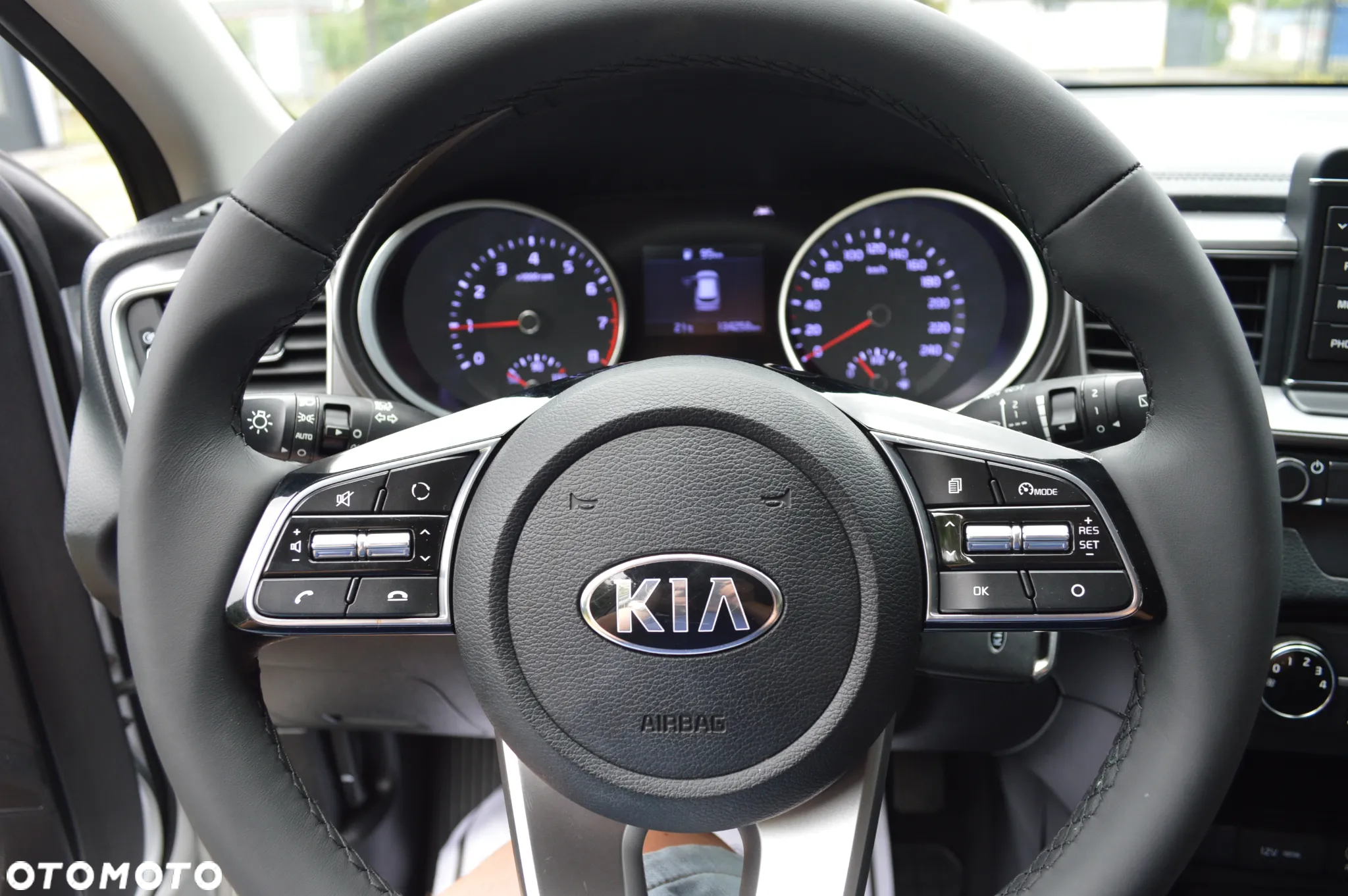 Kia Ceed - 6