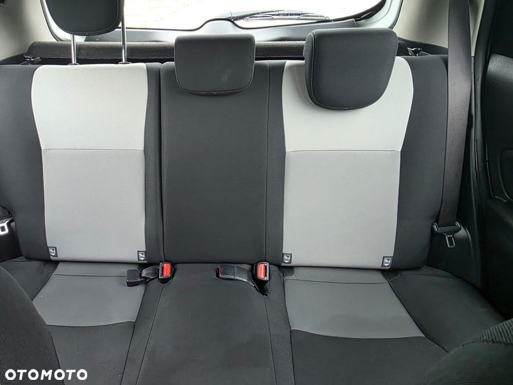 Toyota Yaris - 27
