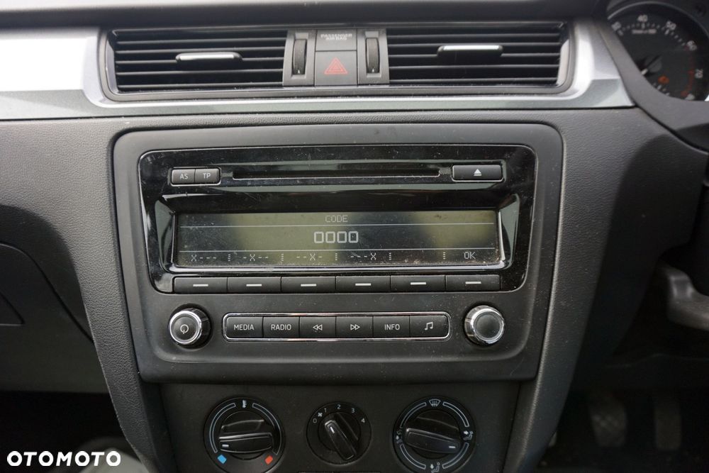 RADIO FABRYCZNE CD RAPID NH3  SKODA 2012-2019 - 1