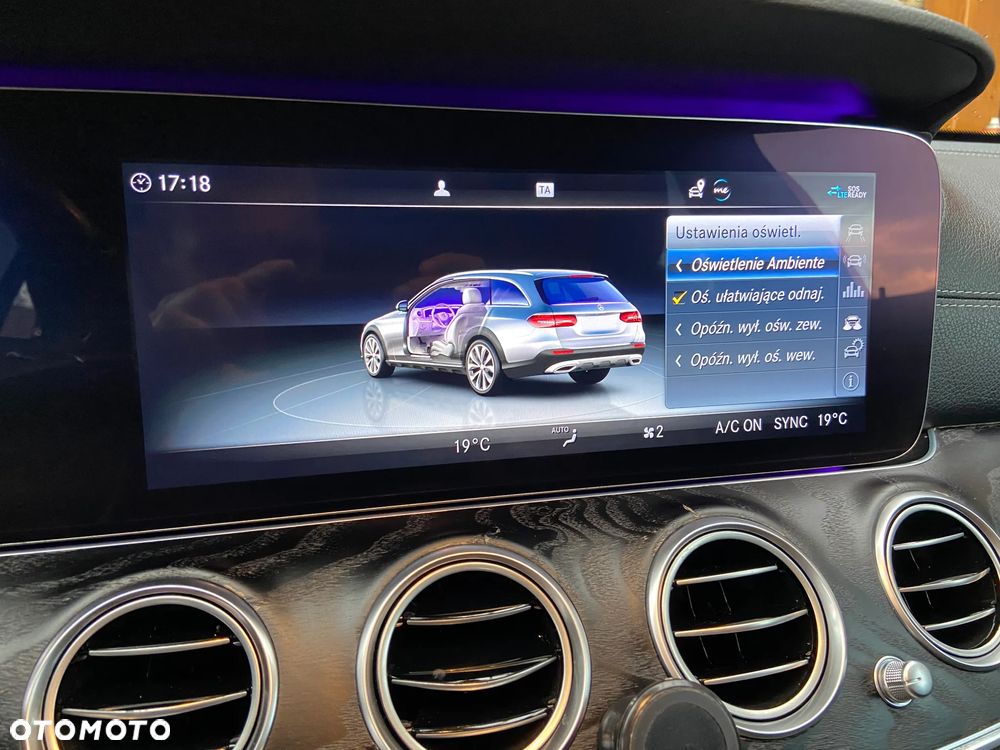 Mercedes-Benz Klasa E 220 d 4-Matic All-Terrain - 35