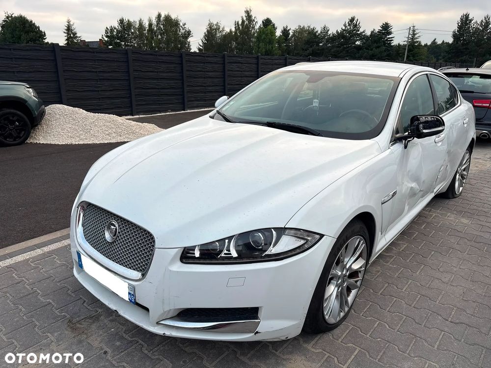 Jaguar XF 3.0 V6 D Luxury - 36