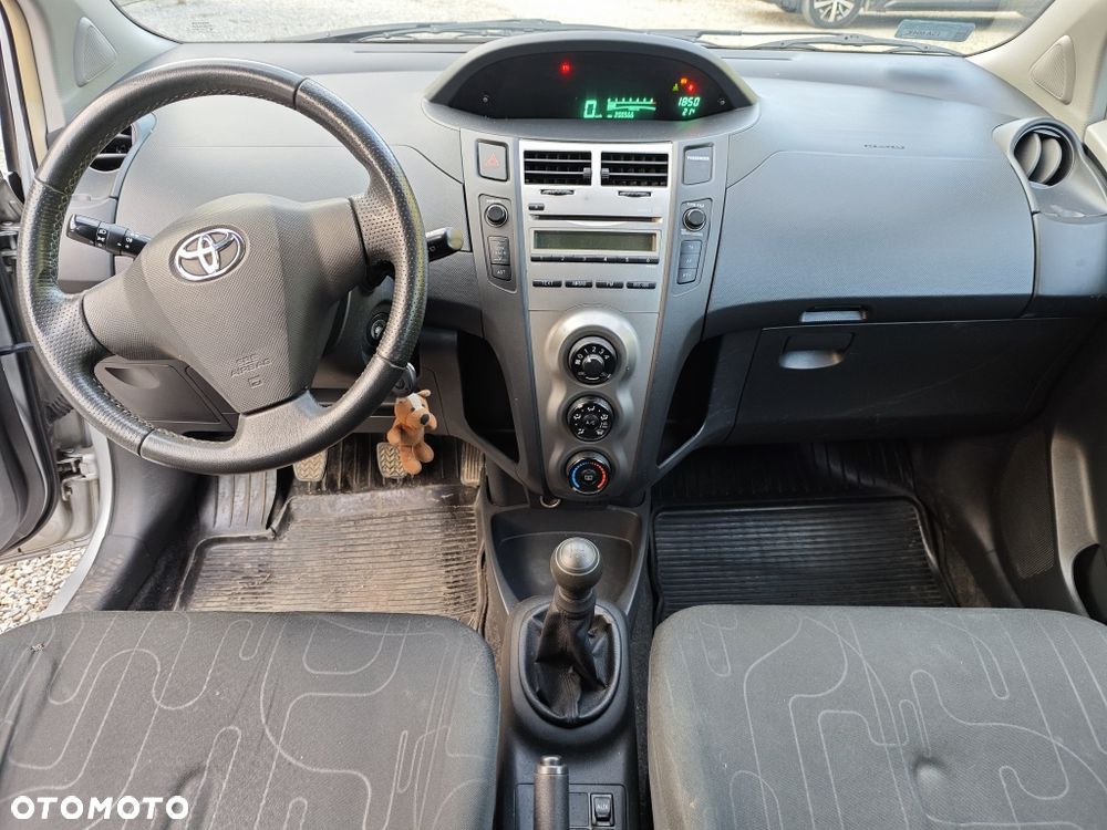 Toyota Yaris - 2