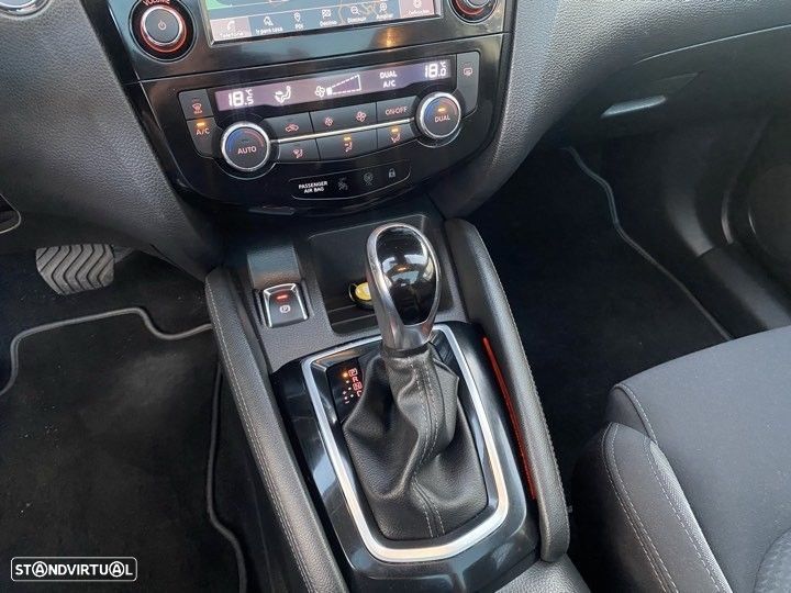 Nissan Qashqai 1.5 dCi N-Connecta DCT - 17