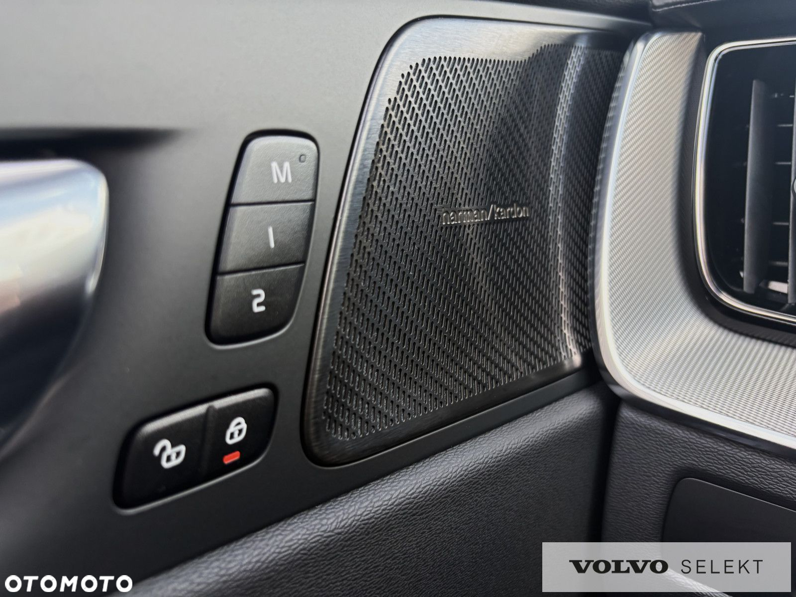 Volvo XC 60 - 30