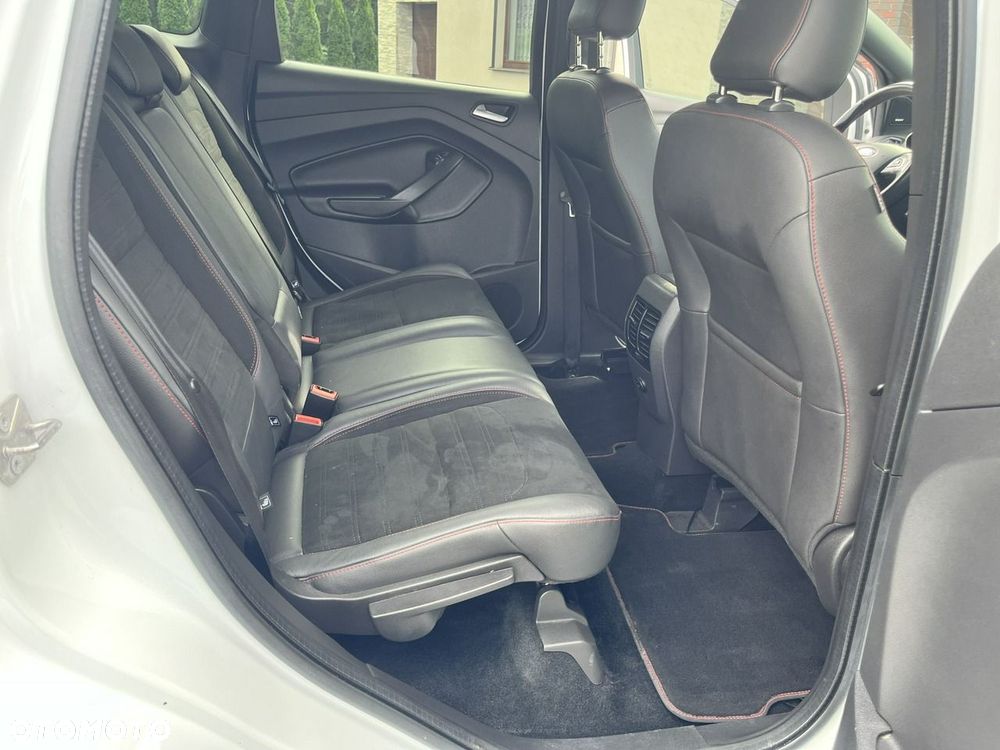 Ford Kuga 1.5 EcoBoost 2x4 ST-Line - 13