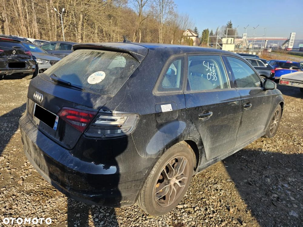 Audi A3 Sportback 1.6 TDI Ambition - 11