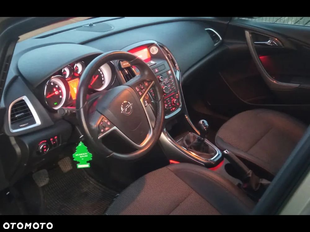 Opel Astra 1.4 T Essentia - 7