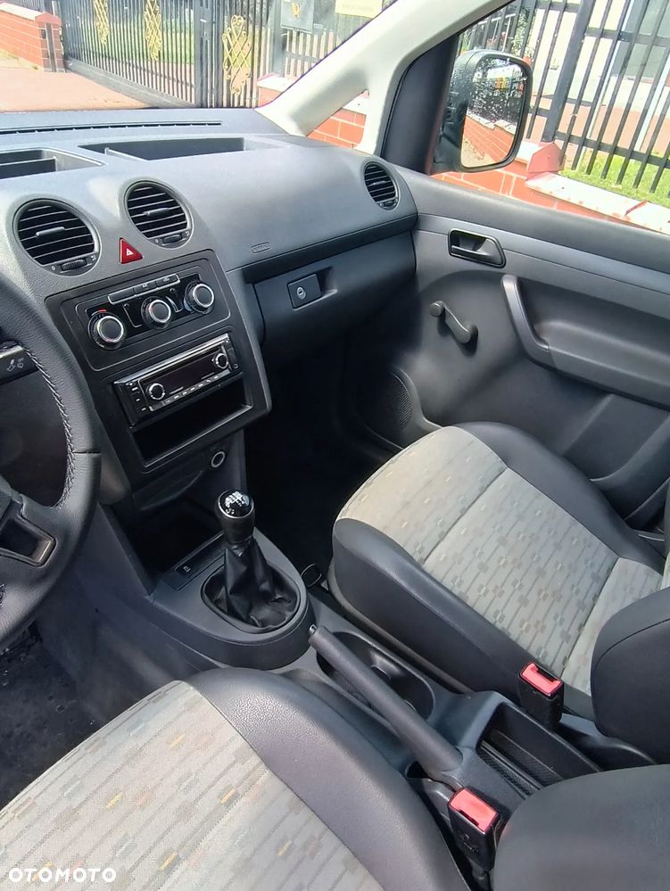 Volkswagen Caddy Comfortline - 19