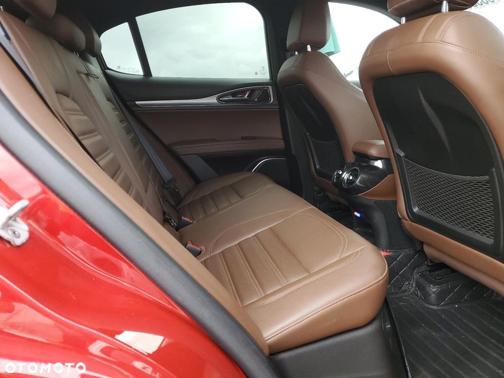 Alfa Romeo Stelvio 2.0 Turbo 16V AT8-Q4 Veloce Ti - 7