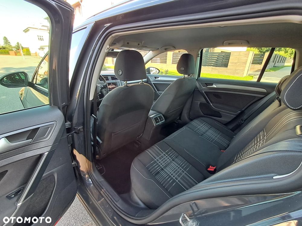 Volkswagen Golf 2.0 BlueTDI Highline - 27