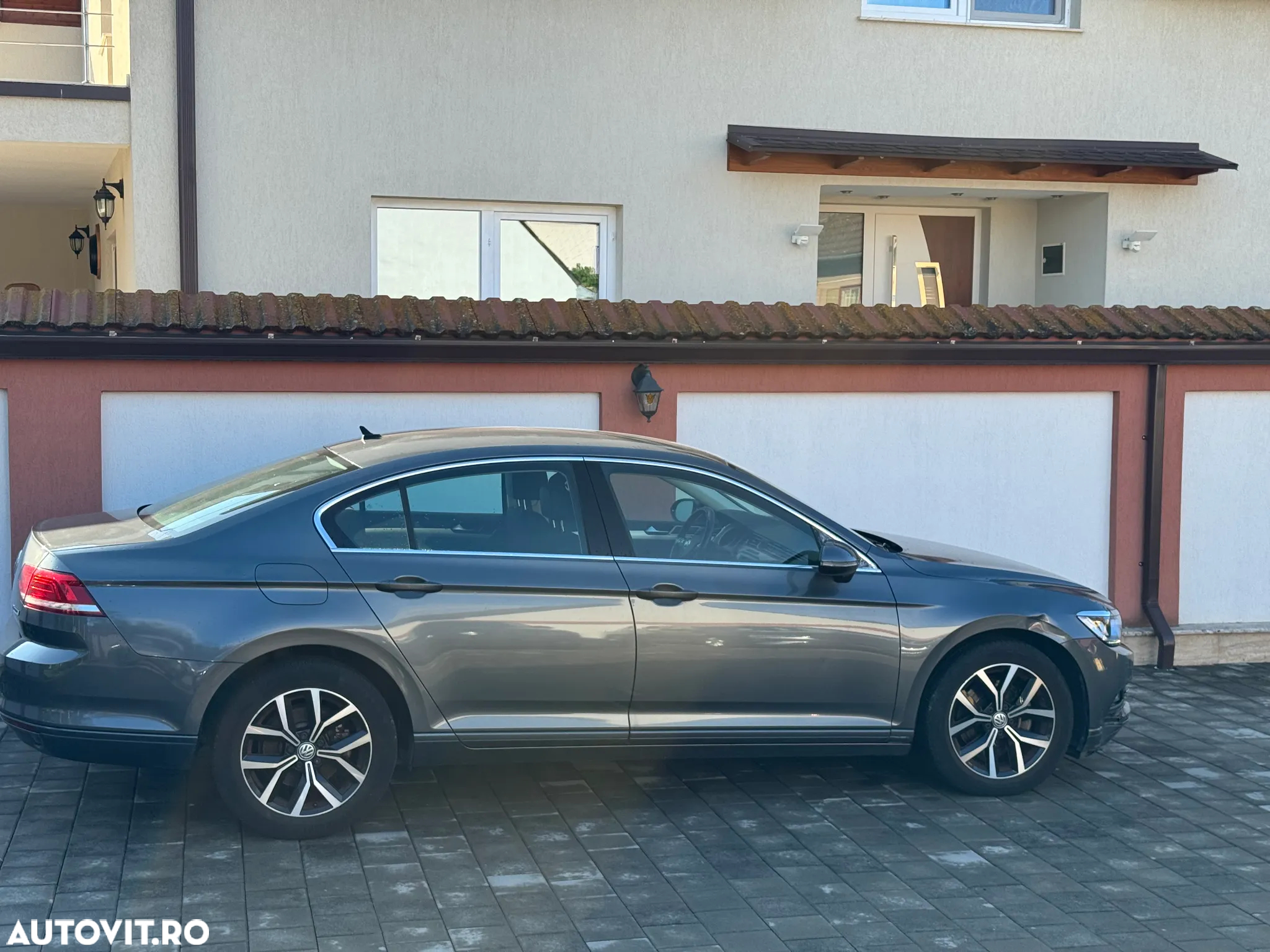 Volkswagen Passat - 8
