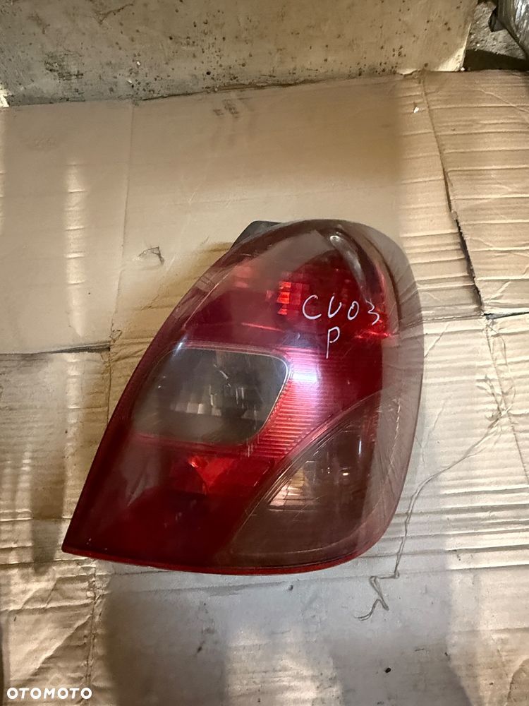 Lampa tył Toyota Corolla Verso 01-04r. - 1