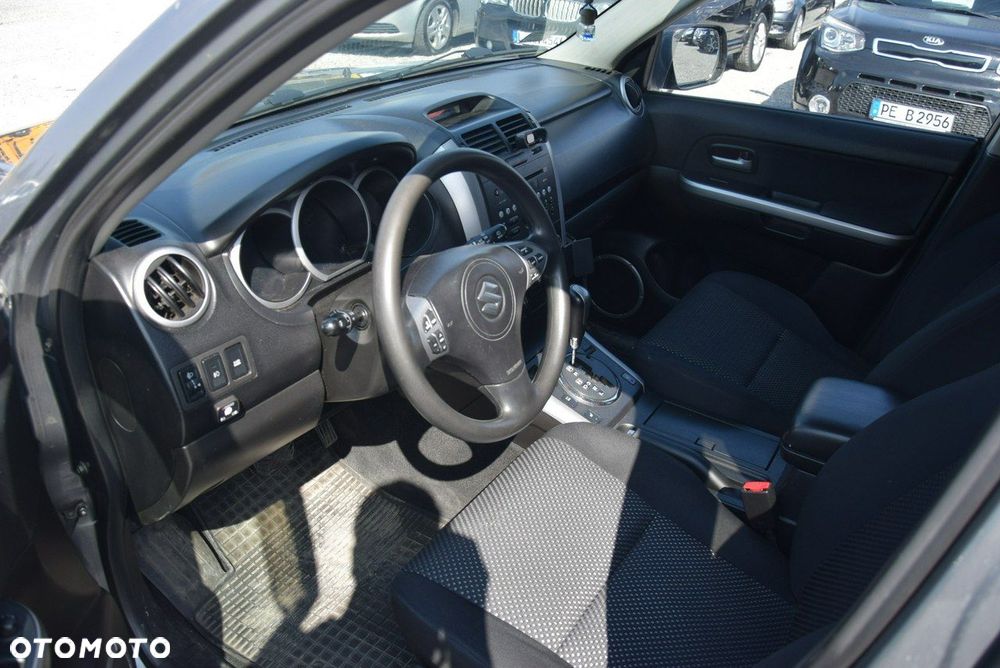 Suzuki Grand Vitara 2.0 Automatik Comfort Limited - 18