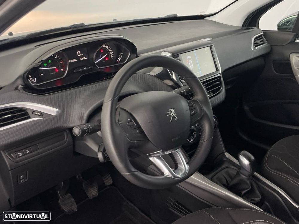 Peugeot 2008 1.6 BlueHDi Style - 16
