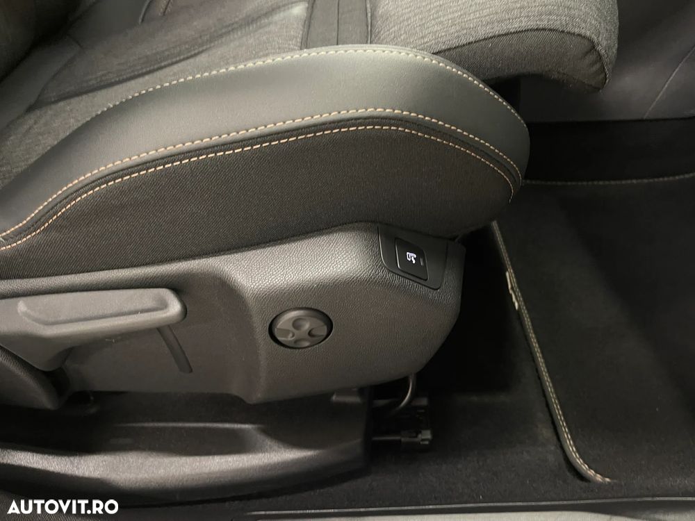 Peugeot 5008 1.5 BlueHDI s&s EAT8 GT-Line - 32