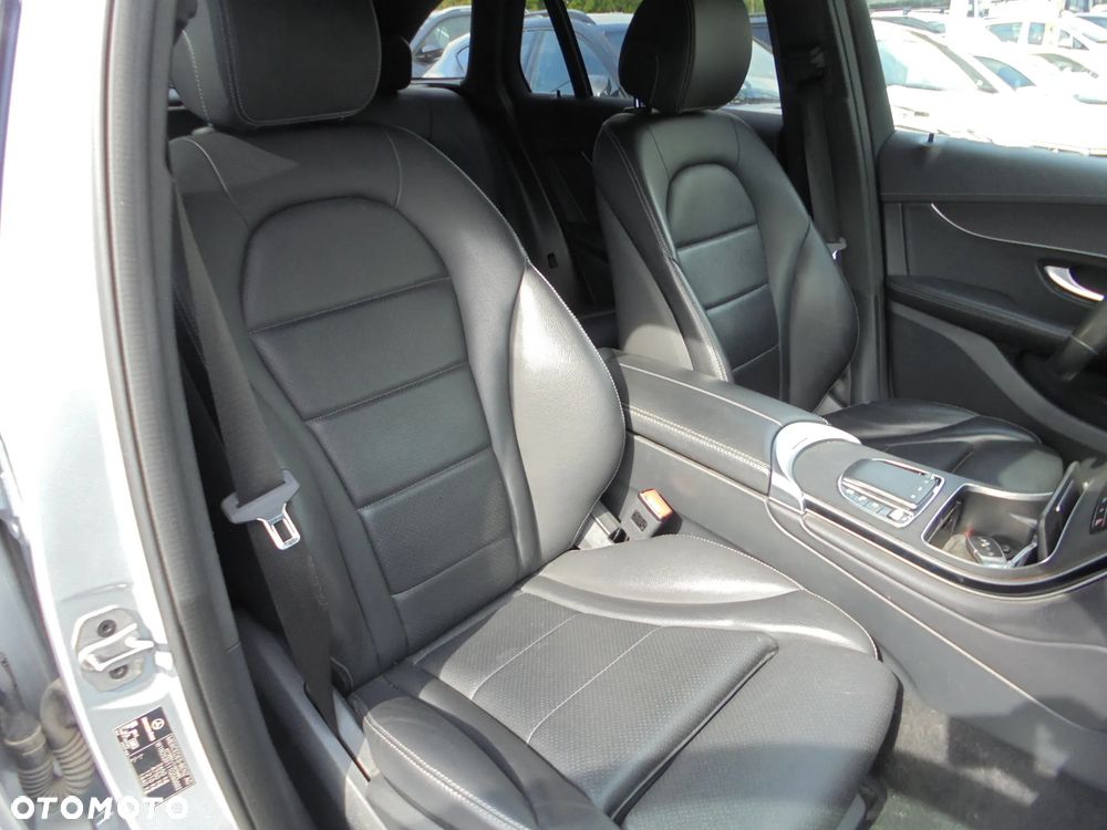 Mercedes-Benz GLC 300 de 4Matic 9G-TRONIC - 13