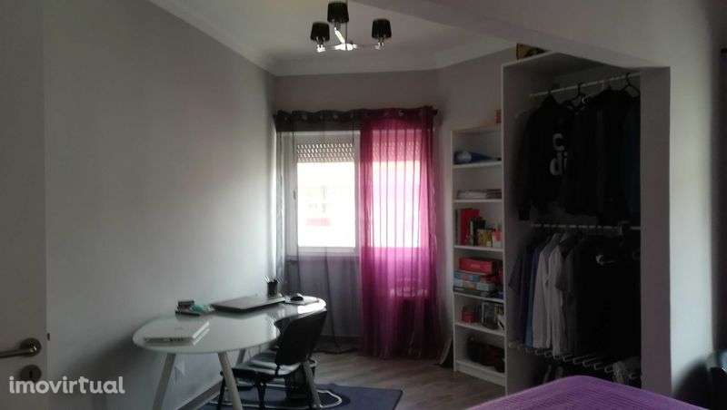 Apartamento T 1 + 1 Em Queluz - Grande imagem: 3/12
