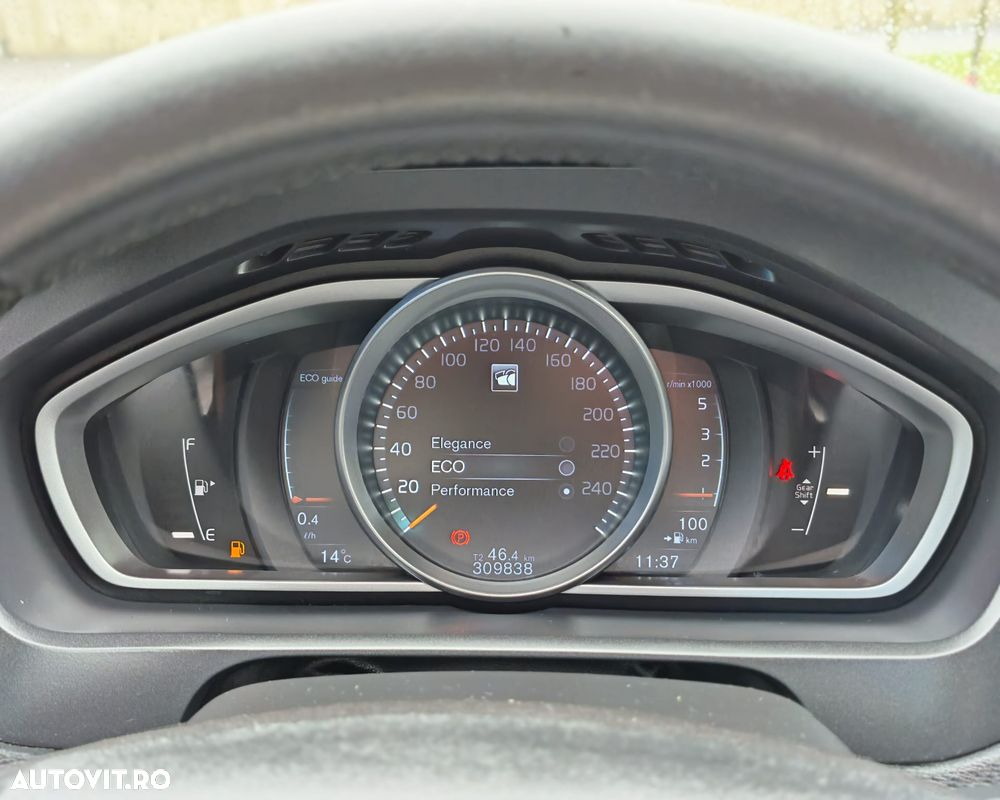 Volvo V40 D2 Kinetic - 28