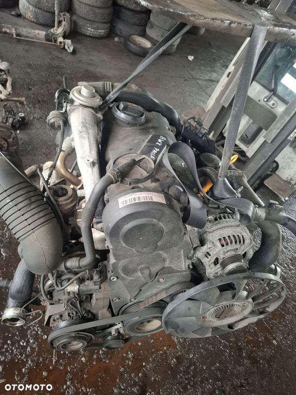 AUDI A4 B6 PASSAT B5 SILNIK 1.9 TDI 130KM AWX - 1
