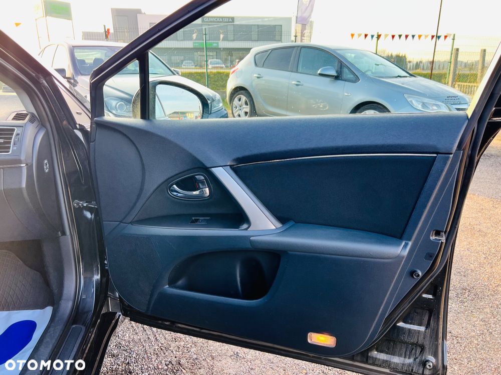 Toyota Avensis 2.0 D-4D Life - 28