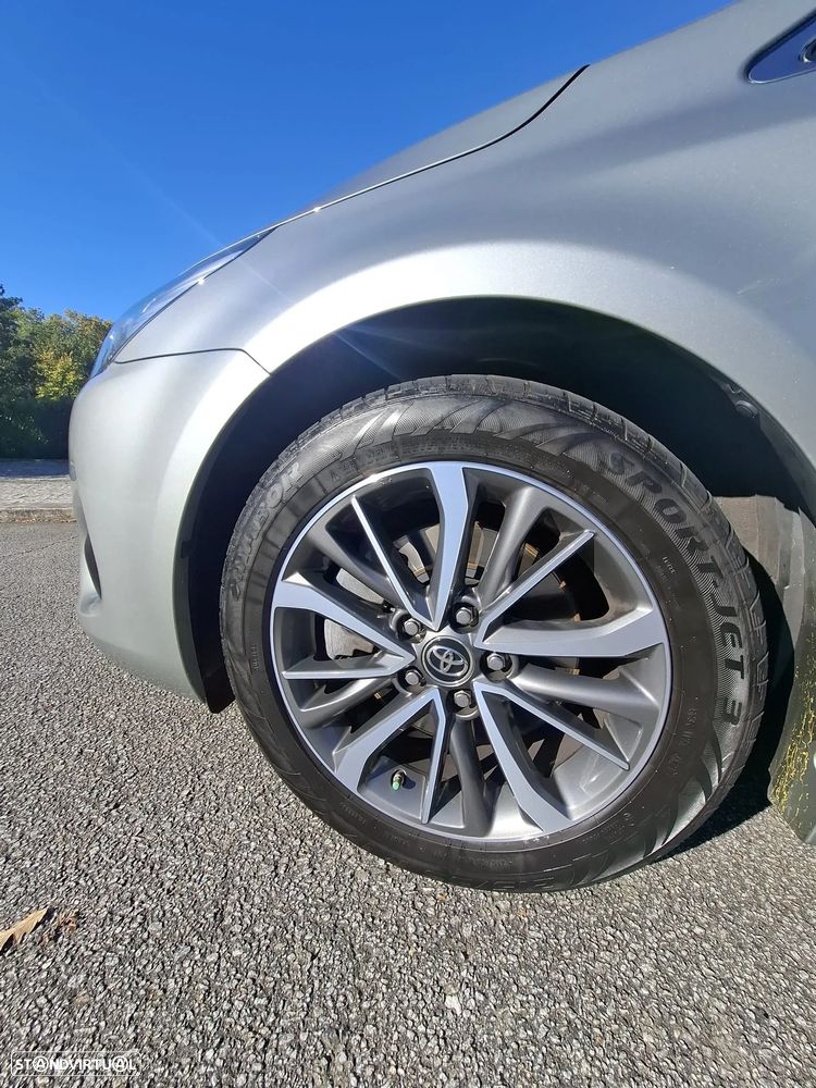Toyota Avensis SW - 16