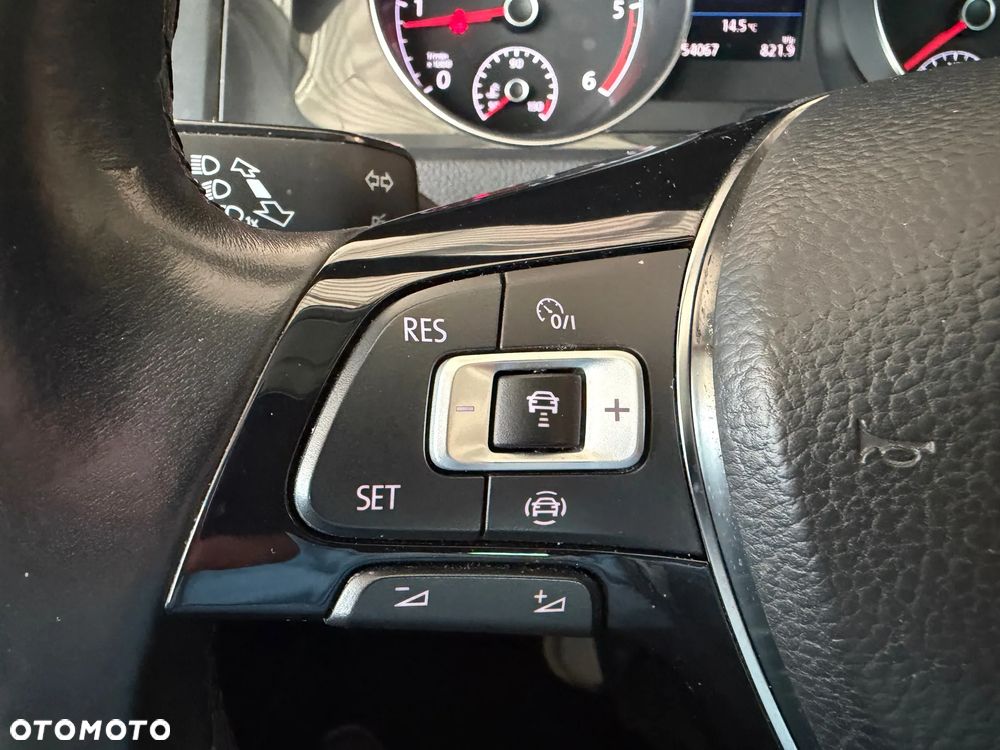 Volkswagen Golf 1.6 TDI BMT Comfortline - 27