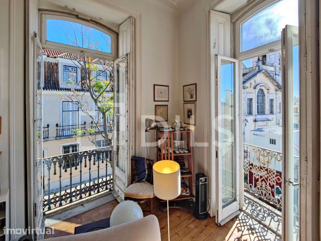Apartamento T7+3 com vista rio, no coração do Chiado - Grande imagem: 3/39