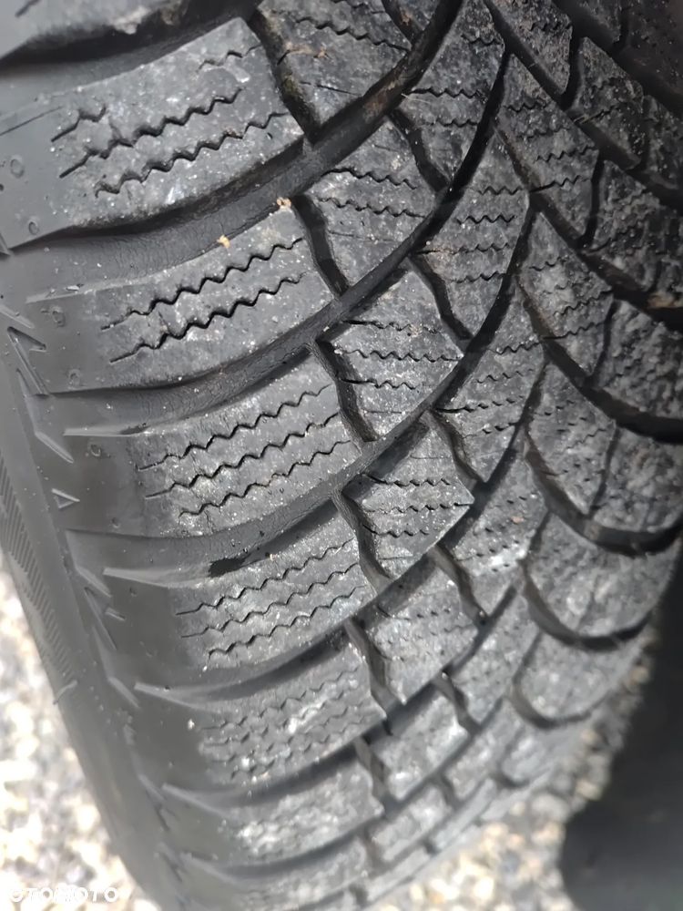 Volkswagen Golf 2.0 TDI DPF Comfortline - 15