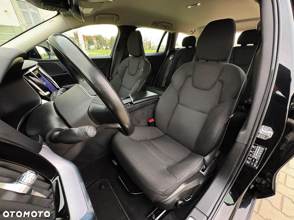 Volvo V60 D3 Momentum Pro - 22
