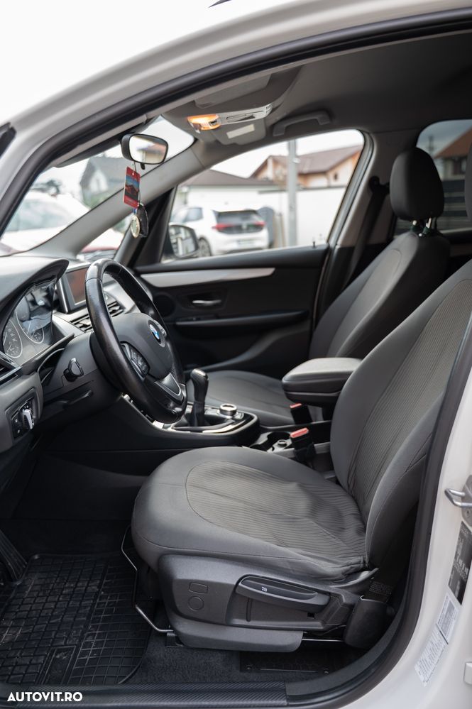 BMW Seria 2 218d Standard - 8