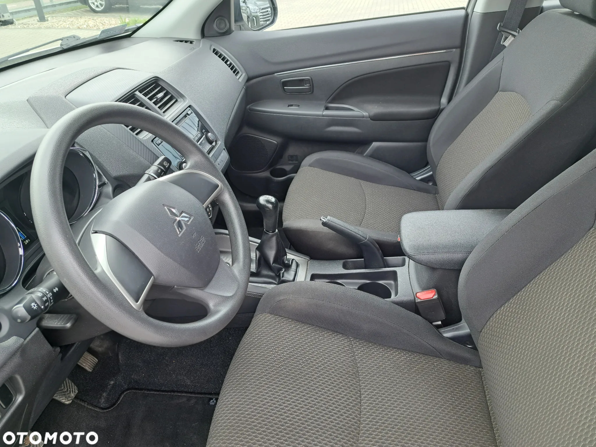 Mitsubishi ASX 1.6 Inform - 8