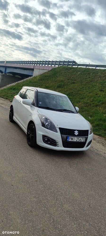 Suzuki Swift 2013 photo 3