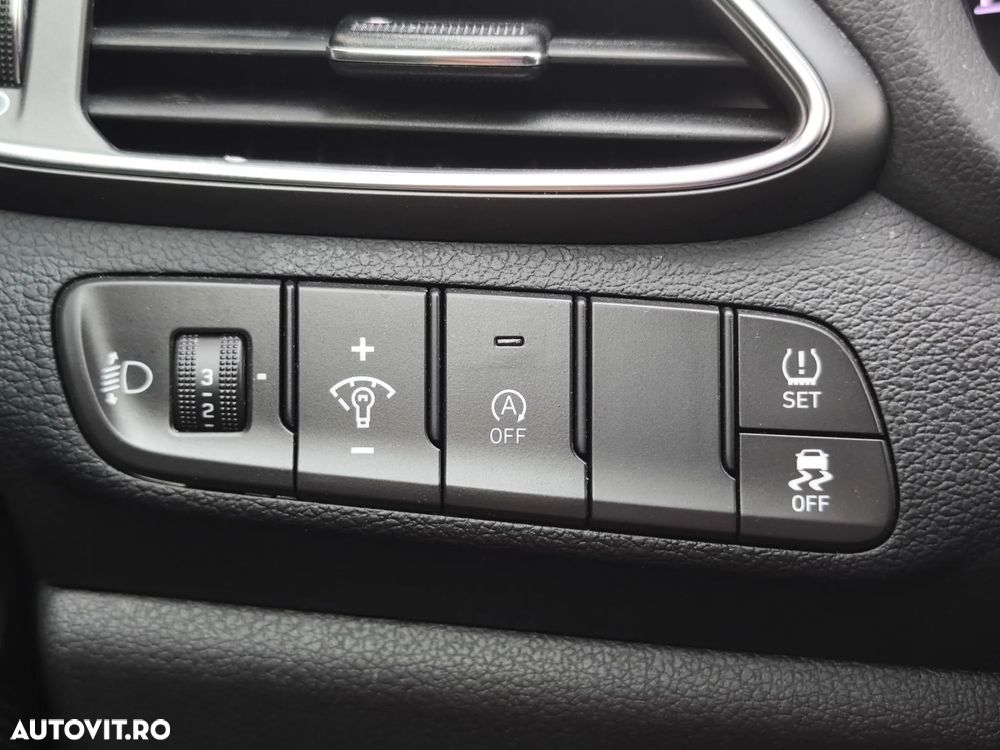 Hyundai i30 1.5 110CP 5DR M/T Comfort - 24