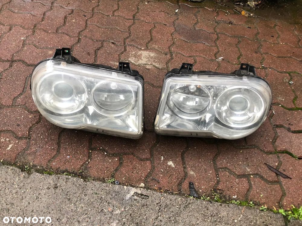 CHRYSLER 300 C 300C 04-10 LAMPA LAMPY XENON KSENON L+R KPL    CENA ZA 2 SZTUKI - 2
