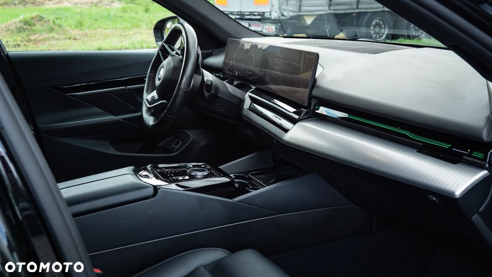 BMW Seria 5 520i - 7
