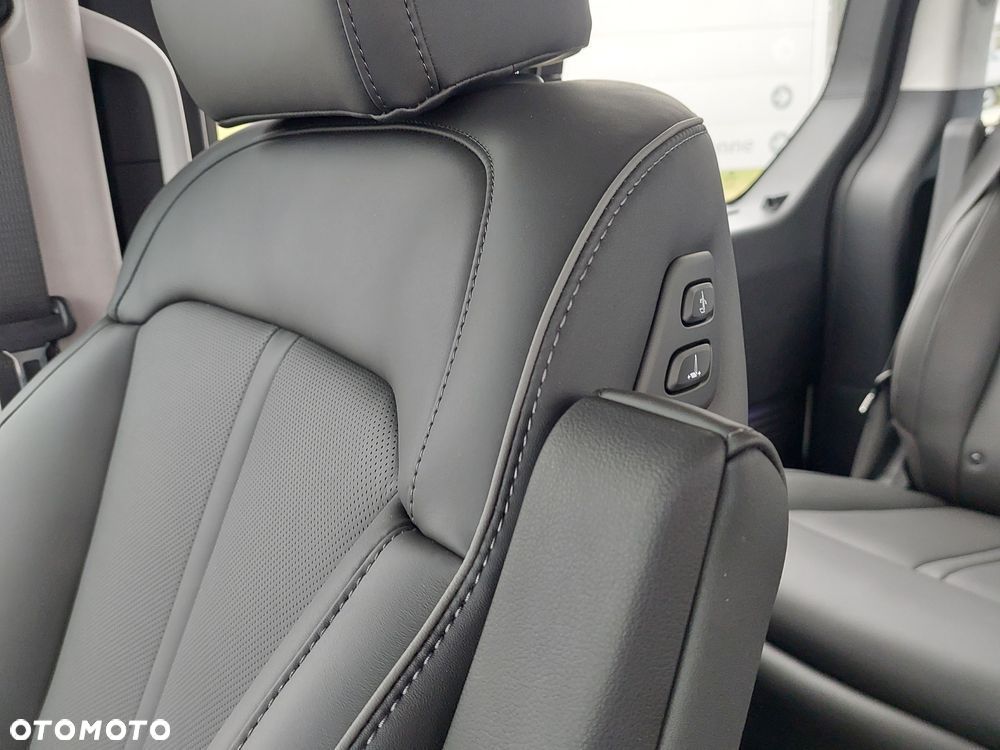 Hyundai Staria 1.6 T-GDI HEV Luxury - 13