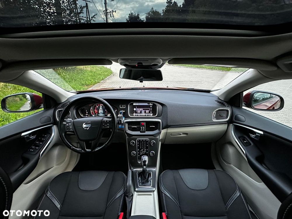 Volvo V40 D3 Geartronic Summum - 24