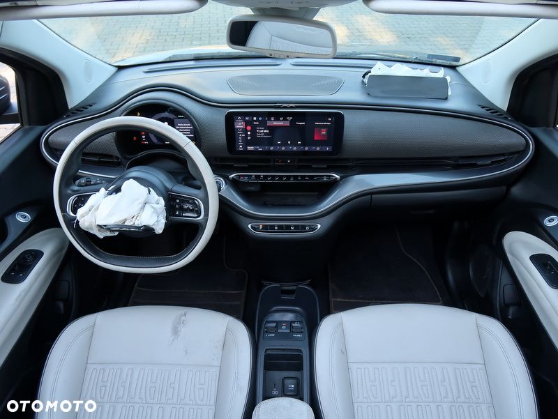 Fiat 500e ver-42-kwh-la-prima - 14