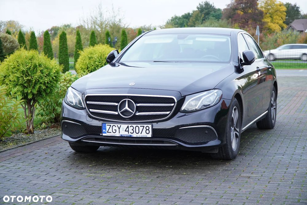 Mercedes-Benz Klasa E 220 d 4-Matic Business Edition 9G-TRONIC - 3