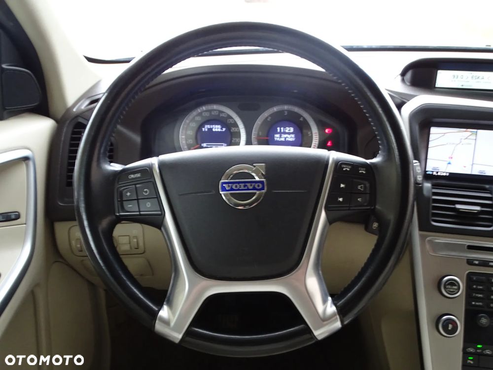 Volvo XC 60 D4 Momentum - 12